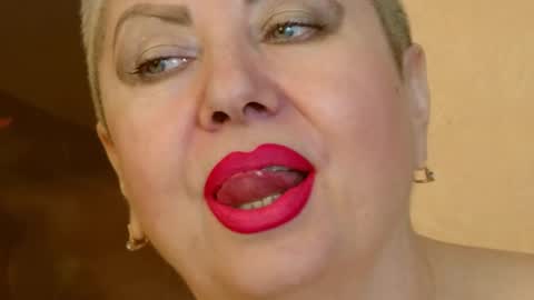 Snapshot of posh_lady chatting on 02.12.25 LADY POSH online show from 02.12.25