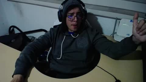 powerfulzeus2 online show from 11.13.25