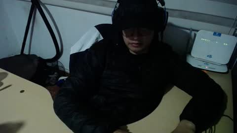 powerfulzeus2 online show from 11.19.25