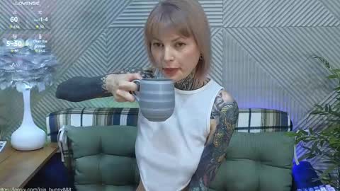 Snapshot of powerrr_ chatting on 02.28.26 Lola online show from 02.28.26