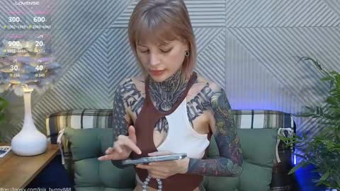 Snapshot of powerrr_ chatting on 03.04.26 Lola online show from 03.04.26