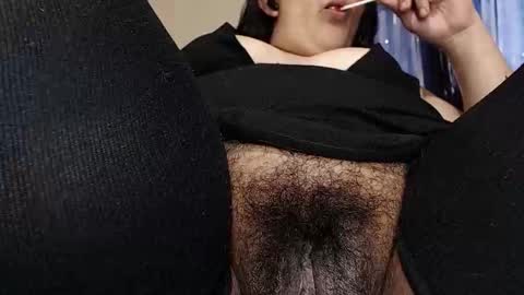 Snapshot of ppepittaaredd chatting on 10.27.25 maryana online show from 10.27.25