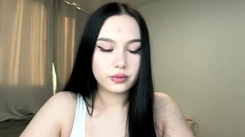 Snapshot of pralinepurr chatting on 05.18.26 Anna online show from 05.18.26