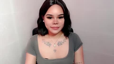 Snapshot of preciousangel69xxx chatting on 01.19.25 MAXXINE online show from 01.19.25