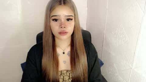 Snapshot of preciousangel69xxx chatting on 02.21.25 MAXXINE online show from 02.21.25