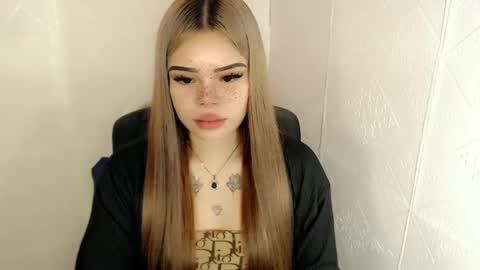 Snapshot of preciousangel69xxx chatting on 03.06.25 MAXXINE online show from 03.06.25