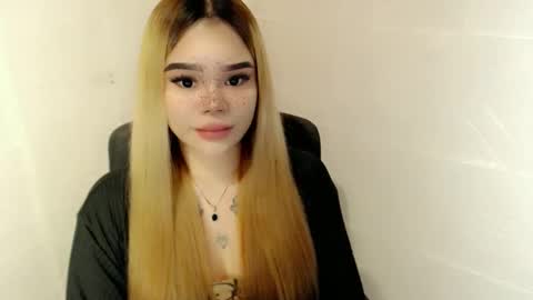 MAXXINE online show from 02.06.26