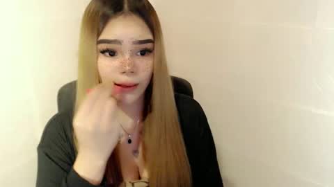 Snapshot of preciousangel69xxx chatting on 05.03.26 MAXXINE online show from 05.03.26