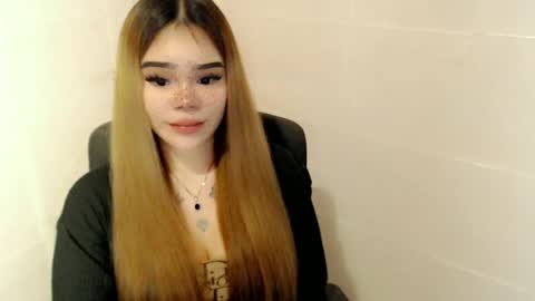 Snapshot of preciousangel69xxx chatting on 05.16.26 MAXXINE online show from 05.16.26