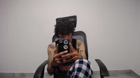 Plux online show from 02.21.25