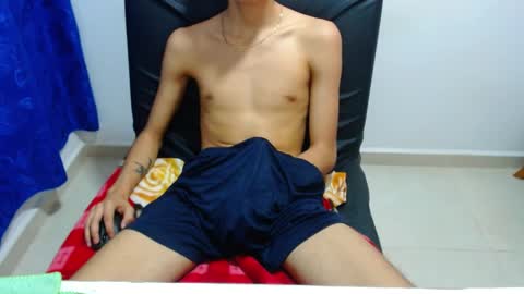 Snapshot of pressure_xxx_420 chatting on 02.12.25 PRESSURE online show from 02.12.25