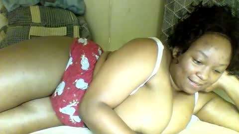 Snapshot of prettie_diva0 chatting on 10.28.25 Prettie diva online show from 10.28.25