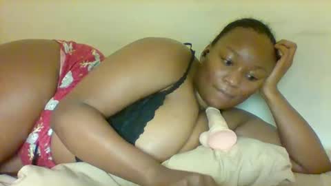 Snapshot of prettie_diva0 chatting on 02.19.26 Prettie diva online show from 02.19.26