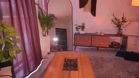 Nayrobi online show from 03.07.25