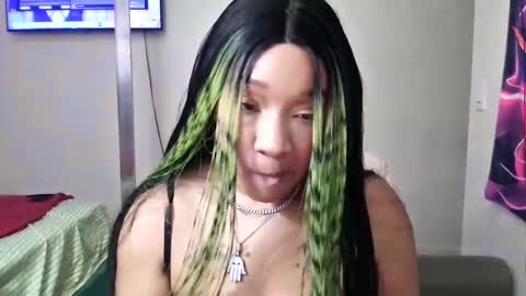 Yasmine pretty online show from 11.16.25