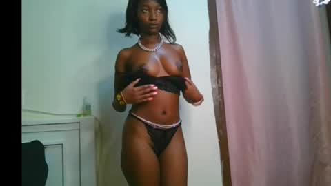 Snapshot of pretty__lisa chatting on 01.14.26 pretty__lisa online show from 01.14.26