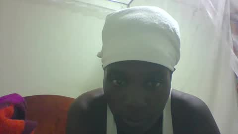 Snapshot of pretty_betty_ chatting on 02.04.25 pretty_betty_ online show from 02.04.25