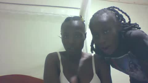 Snapshot of pretty_betty_ chatting on 02.07.25 pretty_betty_ online show from 02.07.25