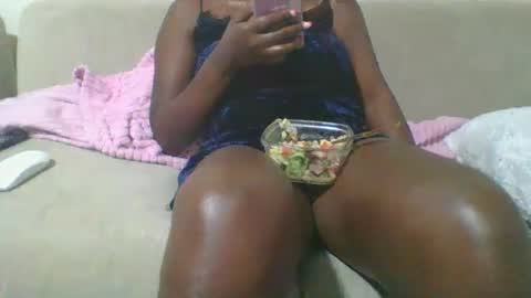 pretty online show from 01.12.25