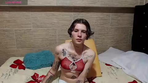 Snapshot of pretty_cristal22 chatting on 02.10.25 pretty_cristal22 online show from 02.10.25