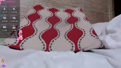 Snapshot of pretty_cristal22 chatting on 09.24.25 pretty_cristal22 online show from 09.24.25