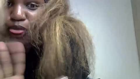 pretty_curvy99 online show from 03.18.26