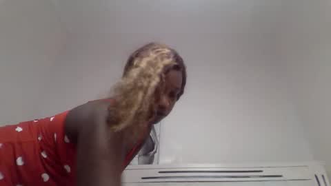 pretty_curvy99 online show from 04.12.26