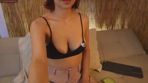 Snapshot of pretty_goddess chatting on 05.17.26 pretty_goddess online show from 05.17.26