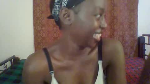 Snapshot of pretty_hearts chatting on 03.05.26 Shillah online show from 03.05.26