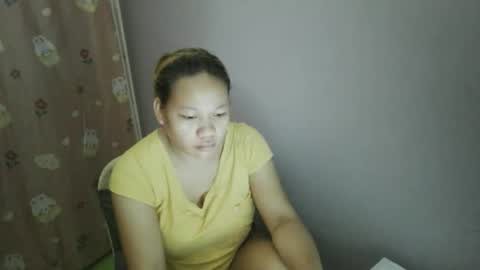 Snapshot of pretty_lyn08 chatting on 04.28.26 pretty_lyn08 online show from 04.28.26