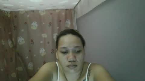 Snapshot of pretty_lyn08 chatting on 05.10.26 pretty_lyn08 online show from 05.10.26