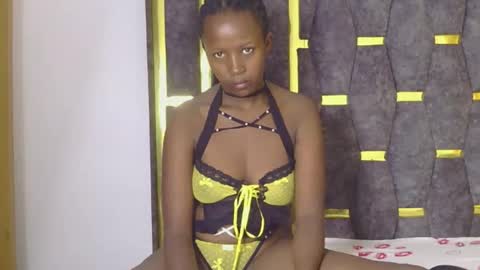 Snapshot of pretty_marslady chatting on 10.23.25 pretty_marslady online show from 10.23.25