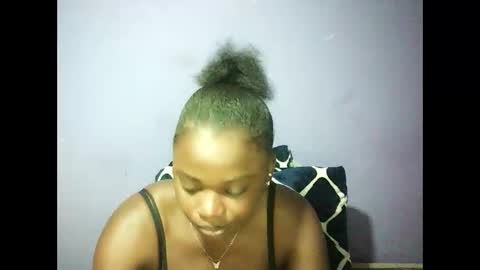 Snapshot of pretty_melinda2 chatting on 02.02.25 Mary Melinda online show from 02.02.25