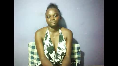 Snapshot of pretty_melinda2 chatting on 02.03.25 Mary Melinda online show from 02.03.25