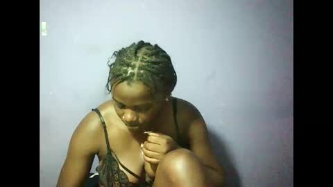 Snapshot of pretty_melinda2 chatting on 02.28.25 Mary Melinda online show from 02.28.25