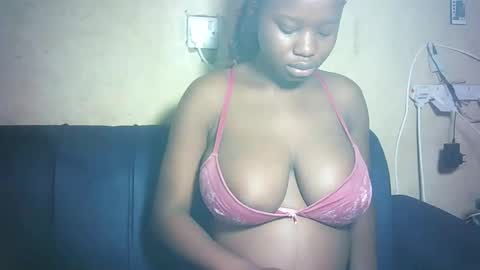 pretty_milan online show from 02.07.26