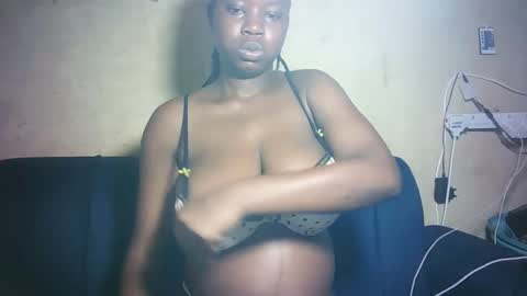 pretty_milan online show from 02.21.26