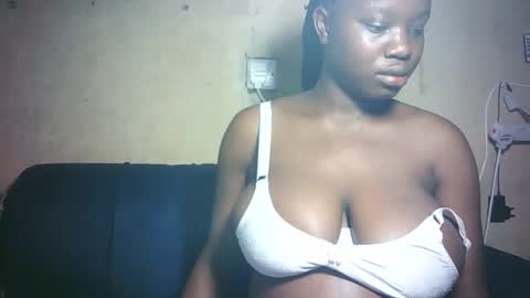 pretty_milan online show from 02.24.26