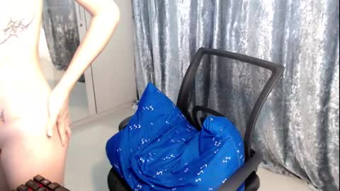 Its me Molly 3 online show from 01.12.25