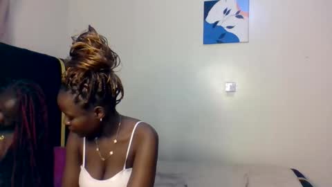 Snapshot of pretty_naya chatting on 02.12.26 naya online show from 02.12.26