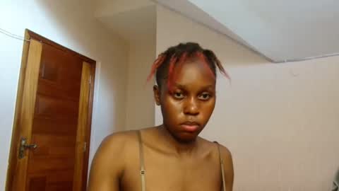 Snapshot of pretty_nyra chatting on 05.10.26 Nyra online show from 05.10.26