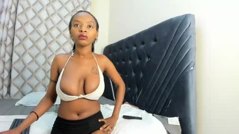 Snapshot of pretty_peshy chatting on 04.30.26 pretty_peshy online show from 04.30.26