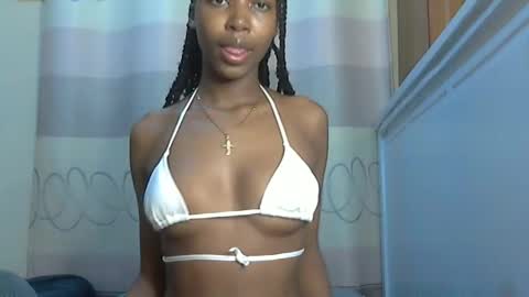 Snapshot of pretty_petite24 chatting on 12.11.24 pretty_petite24 online show from 12.11.24