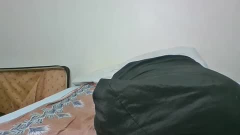 Snapshot of pretty_roll chatting on 04.13.26 rolly online show from 04.13.26