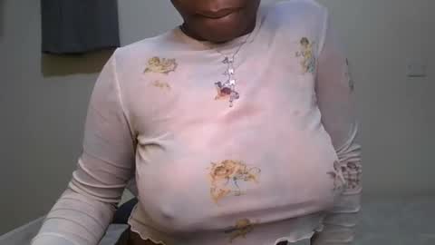 pretty_shila online show from 10.15.25