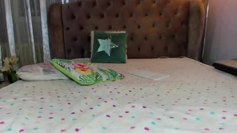 Snapshot of prettyadoraa chatting on 03.05.25 Adora online show from 03.05.25