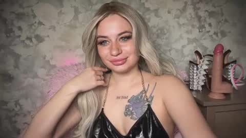 Snapshot of prettyaliceee chatting on 11.07.25 Alice online show from 11.07.25