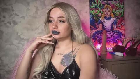 Snapshot of prettyaliceee chatting on 11.09.25 Alice online show from 11.09.25