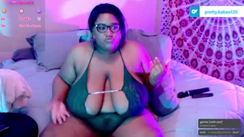 Snapshot of prettybabee120 chatting on 12.11.24 Miss Pretty online show from 12.11.24