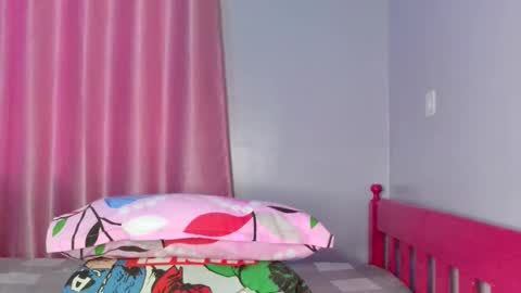 Snapshot of prettybigclit_ebony chatting on 09.13.25 prettybigclit_ebony online show from 09.13.25